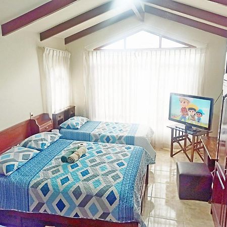 Bed and breakfast Residencial Moroni - Alojamiento En Cochabamba Extérieur photo