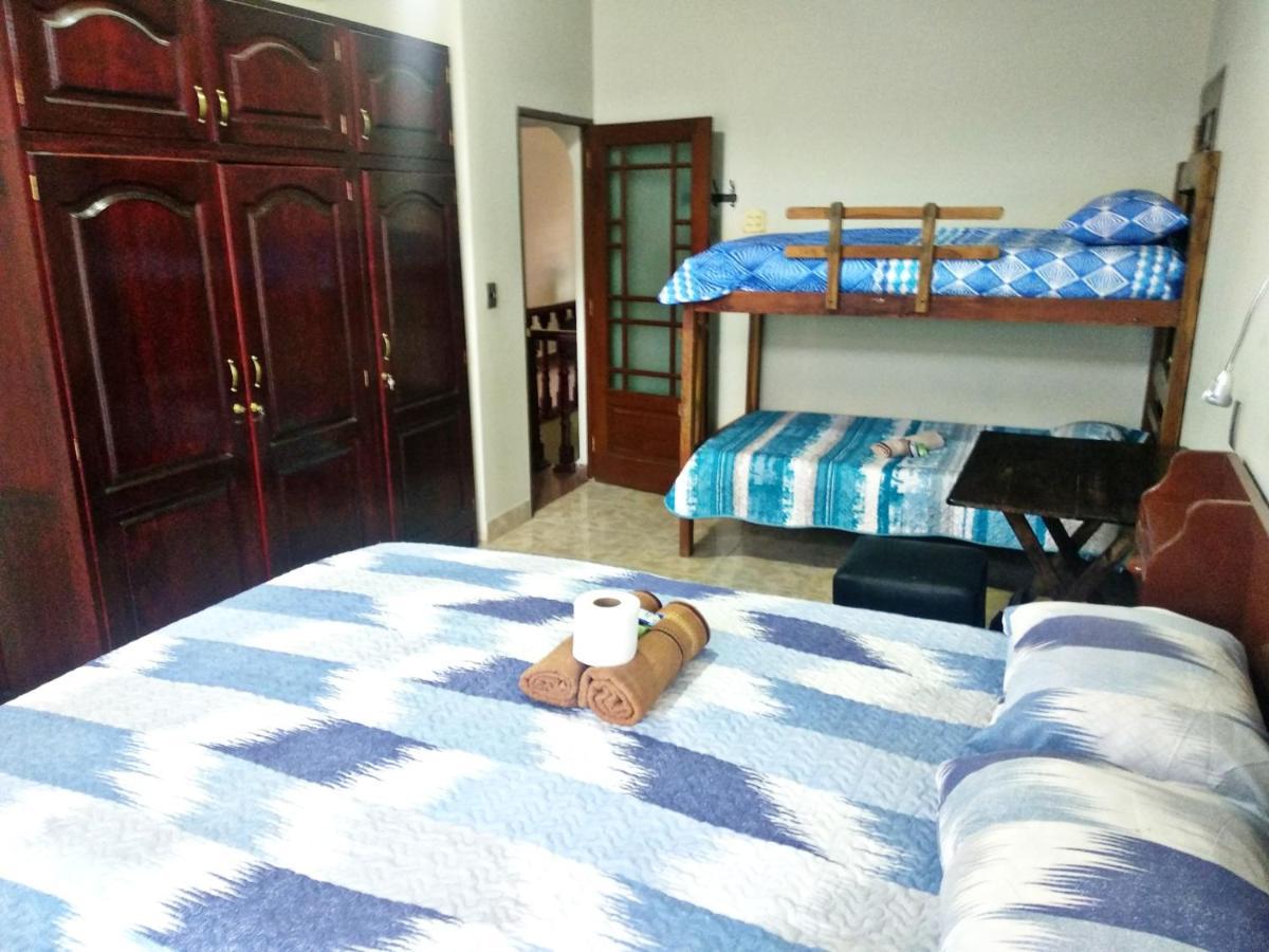 Bed and breakfast Residencial Moroni - Alojamiento En Cochabamba Extérieur photo