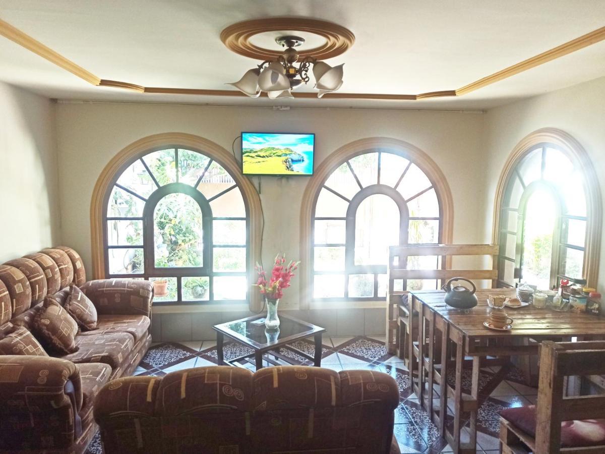Bed and breakfast Residencial Moroni - Alojamiento En Cochabamba Extérieur photo