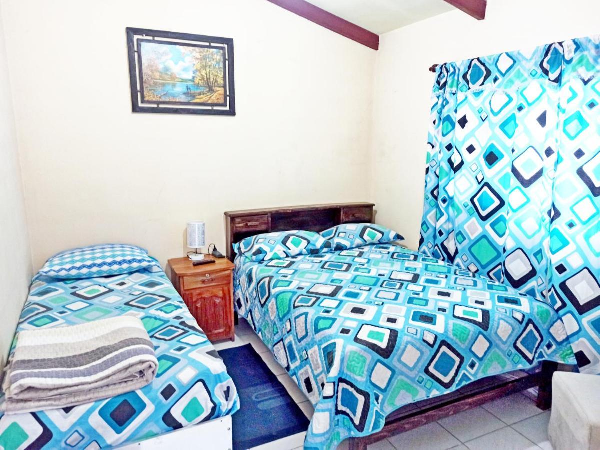 Bed and breakfast Residencial Moroni - Alojamiento En Cochabamba Extérieur photo