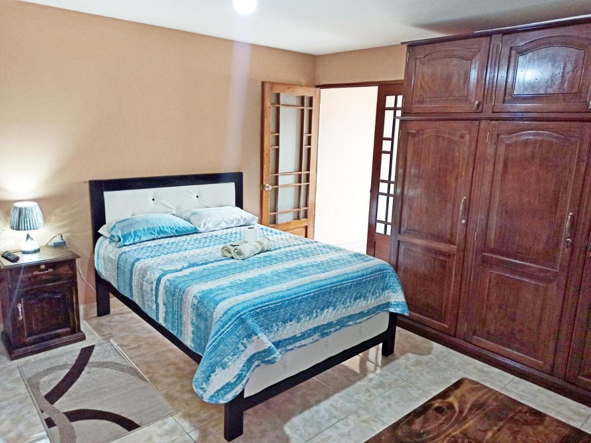 Bed and breakfast Residencial Moroni - Alojamiento En Cochabamba Extérieur photo