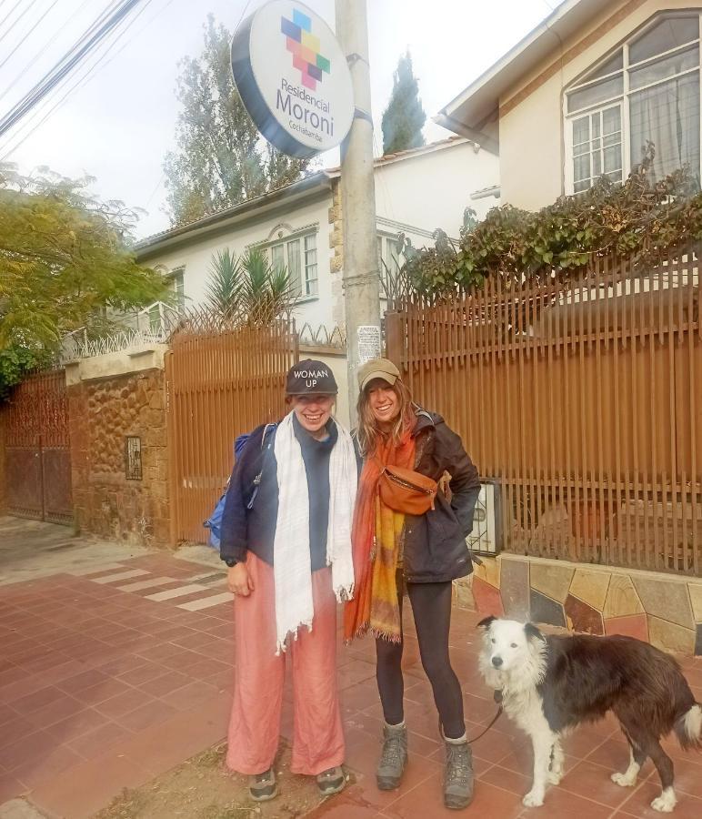 Bed and breakfast Residencial Moroni - Alojamiento En Cochabamba Extérieur photo