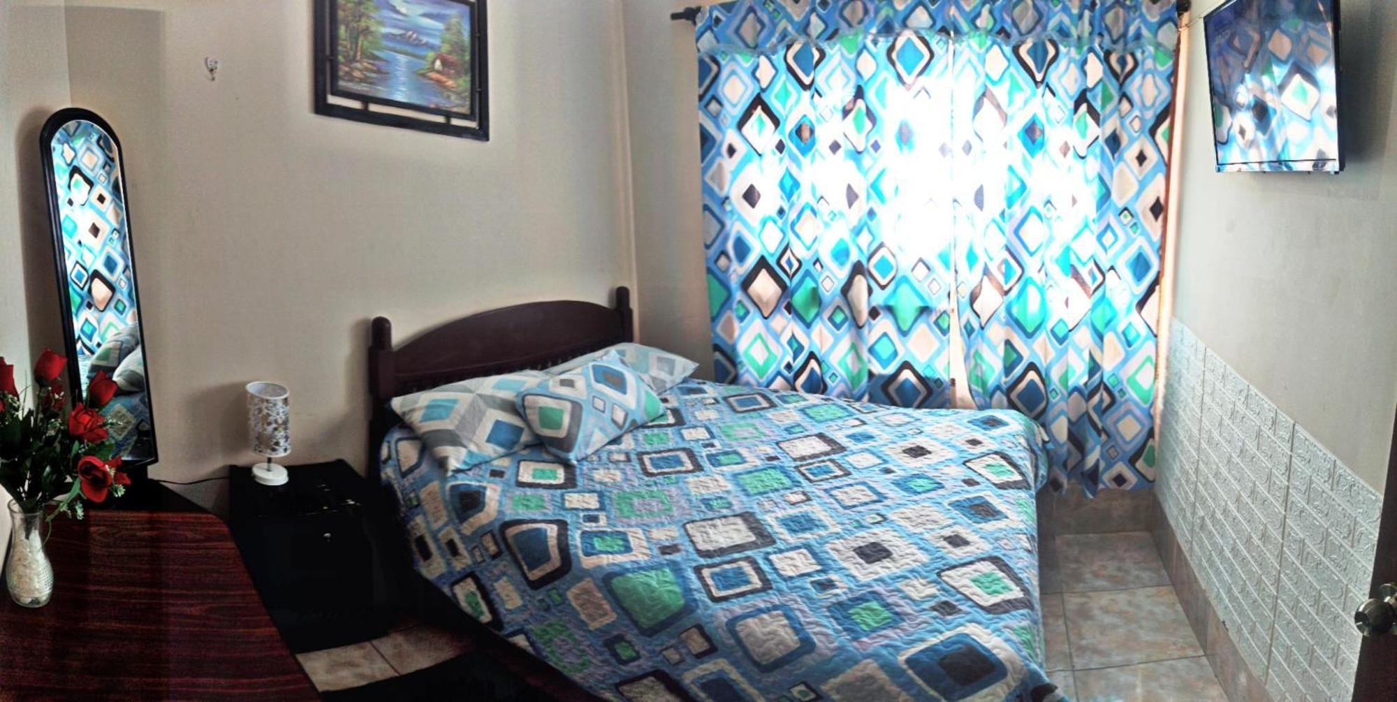 Bed and breakfast Residencial Moroni - Alojamiento En Cochabamba Extérieur photo