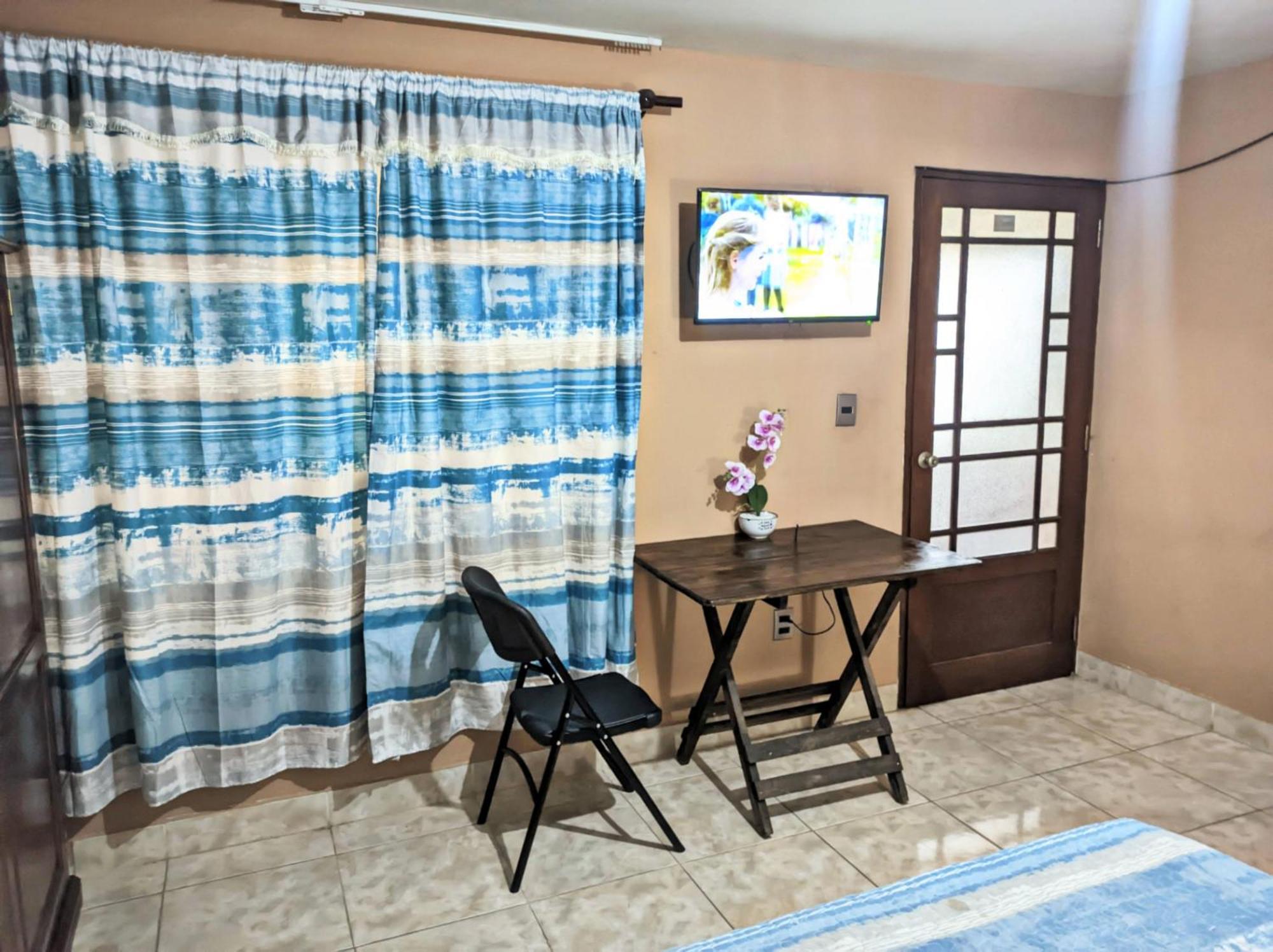 Bed and breakfast Residencial Moroni - Alojamiento En Cochabamba Extérieur photo