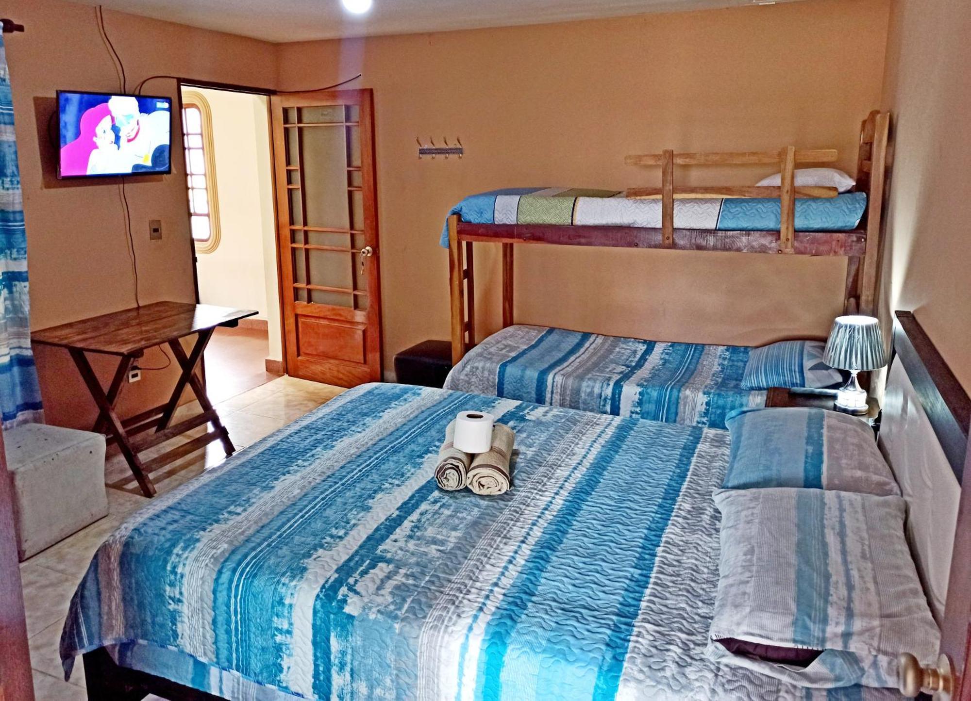 Bed and breakfast Residencial Moroni - Alojamiento En Cochabamba Extérieur photo